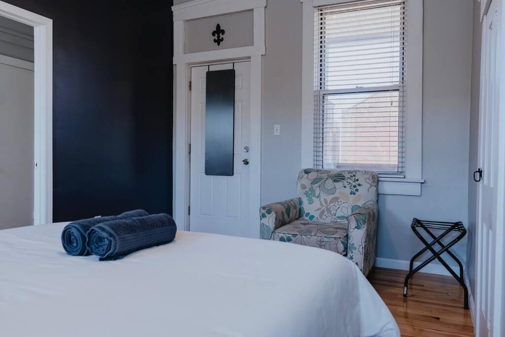 Apartment Chic 1br Balcony & Laundry Soulard Saint Louis