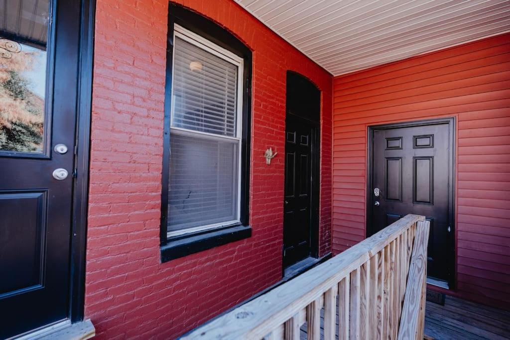 Chic 1br Balcony & Laundry Soulard Apartment Saint Louis