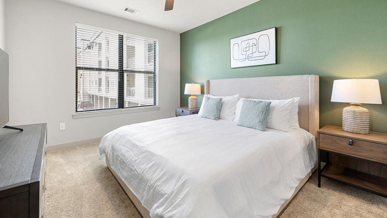 Landing At 11th And Spruce - 2 Bedrooms In Downtown