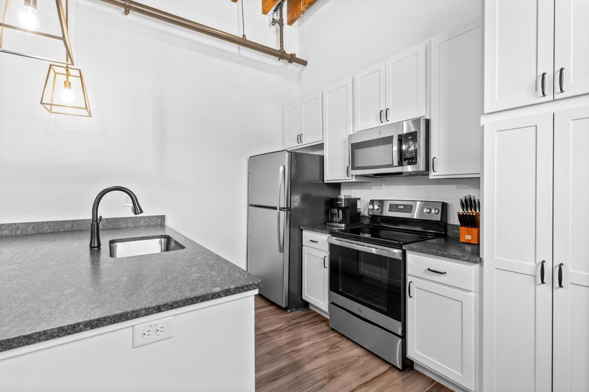 Apartment Riverfront Loft-parking-gym-p103