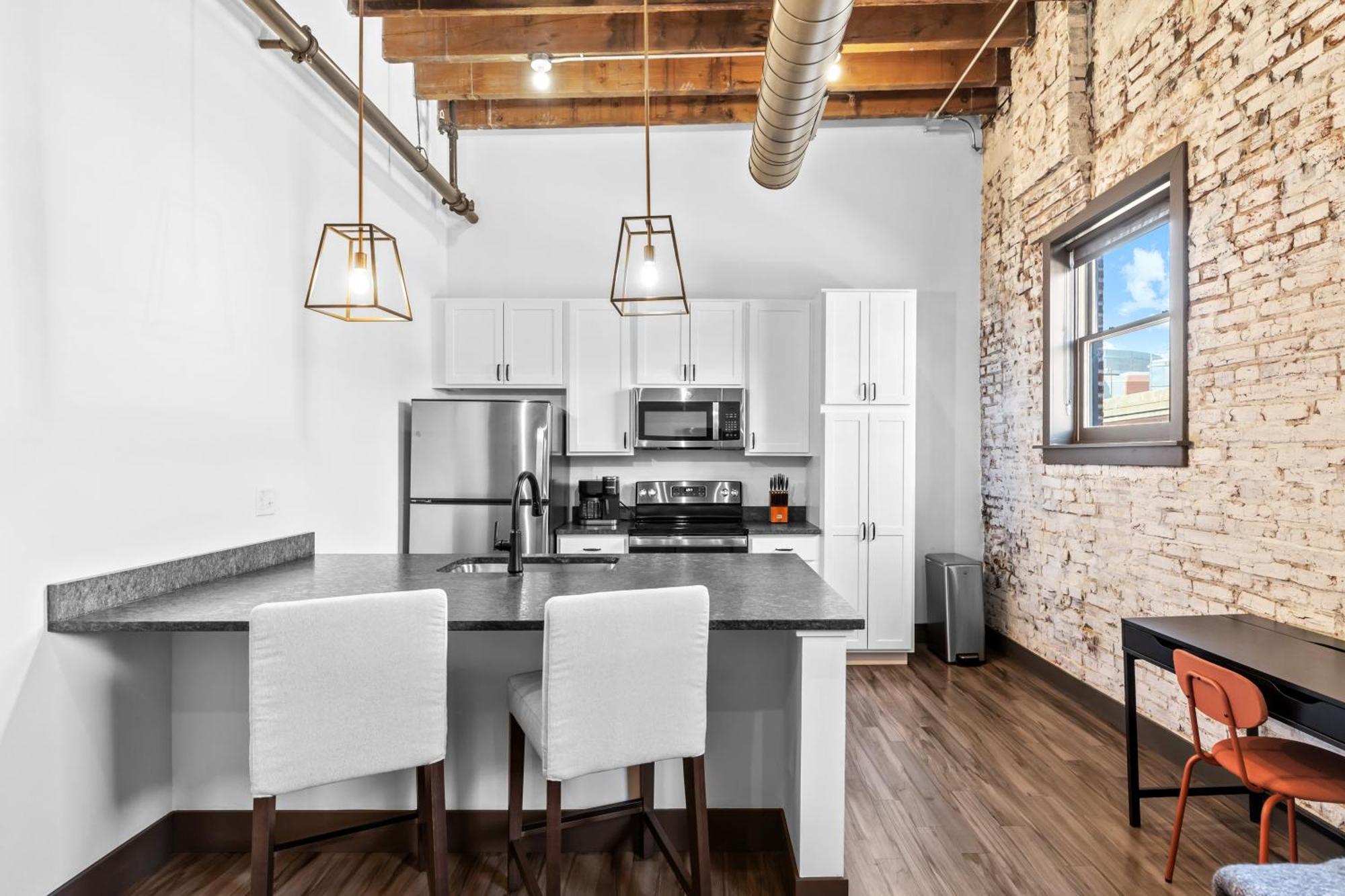 Riverfront Loft-parking-gym-p103 Saint Louis