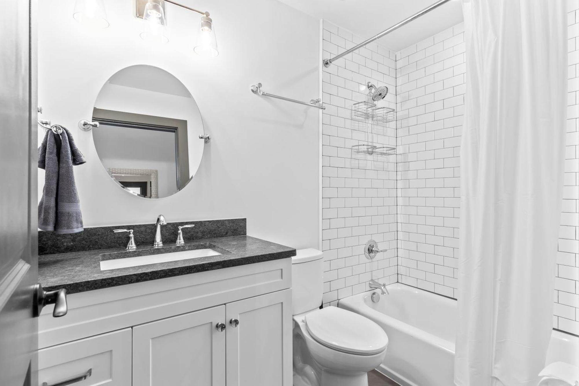 Apartment Riverfront Loft-parking-gym-p103