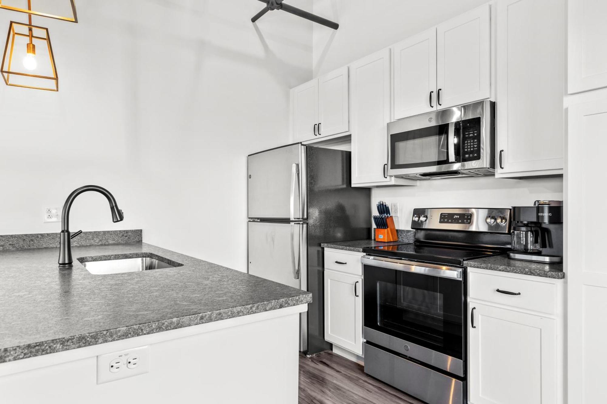 2br Riverfront Loft-gated Parking-p206