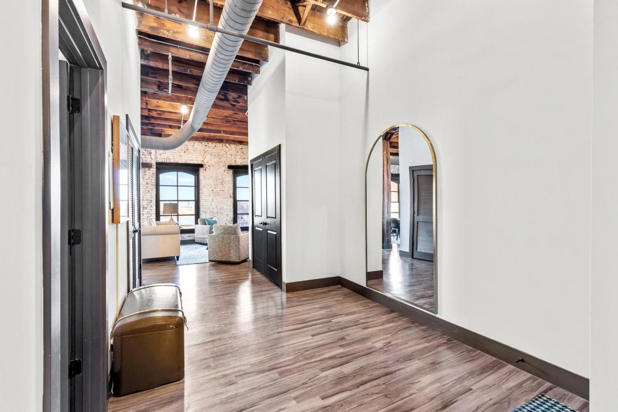 2br Riverfront Loft-gated Parking-p206 * Saint Louis