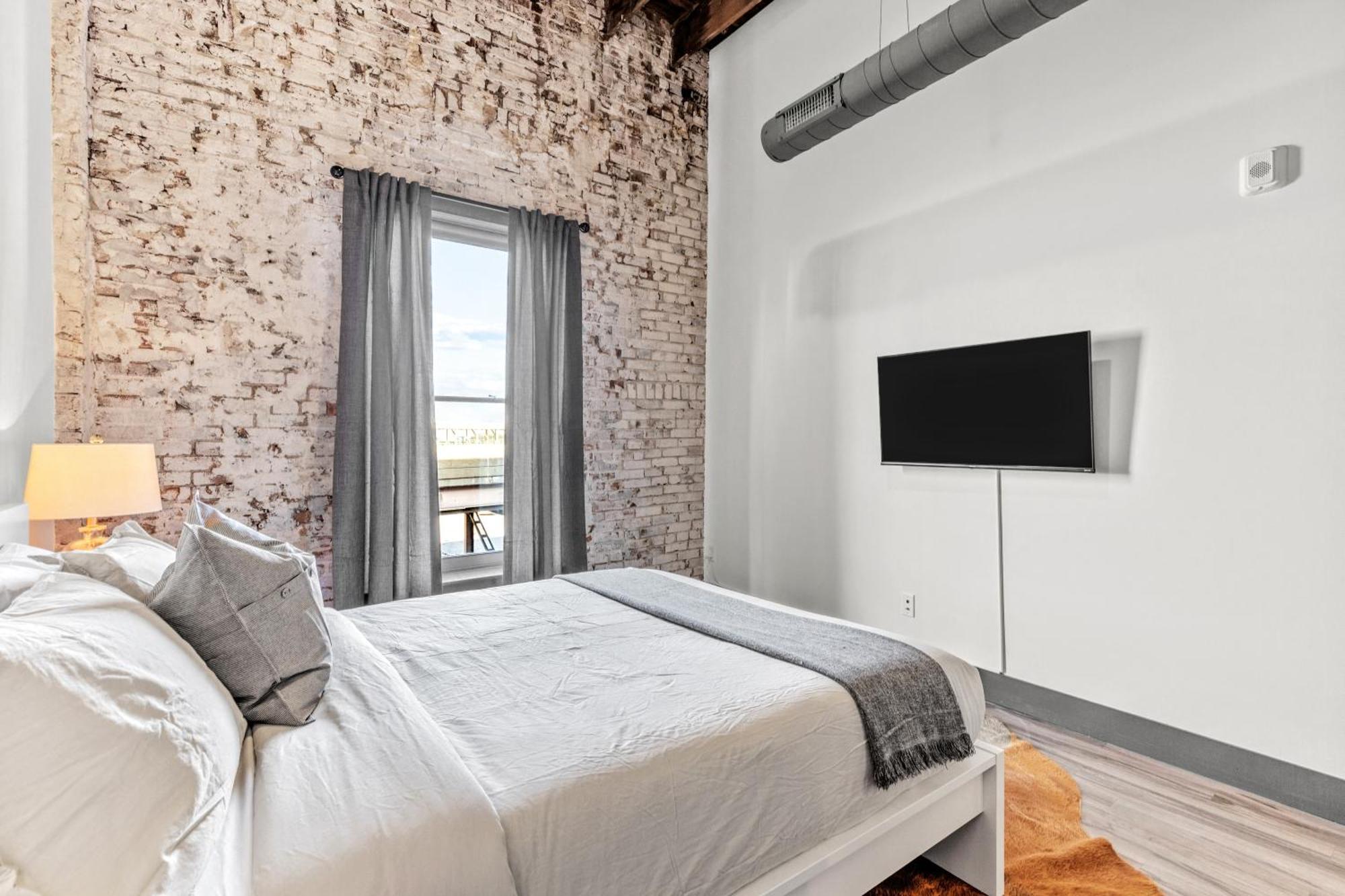 Apartment 2br Riverfront Loft-gated Parking-p206 Saint Louis