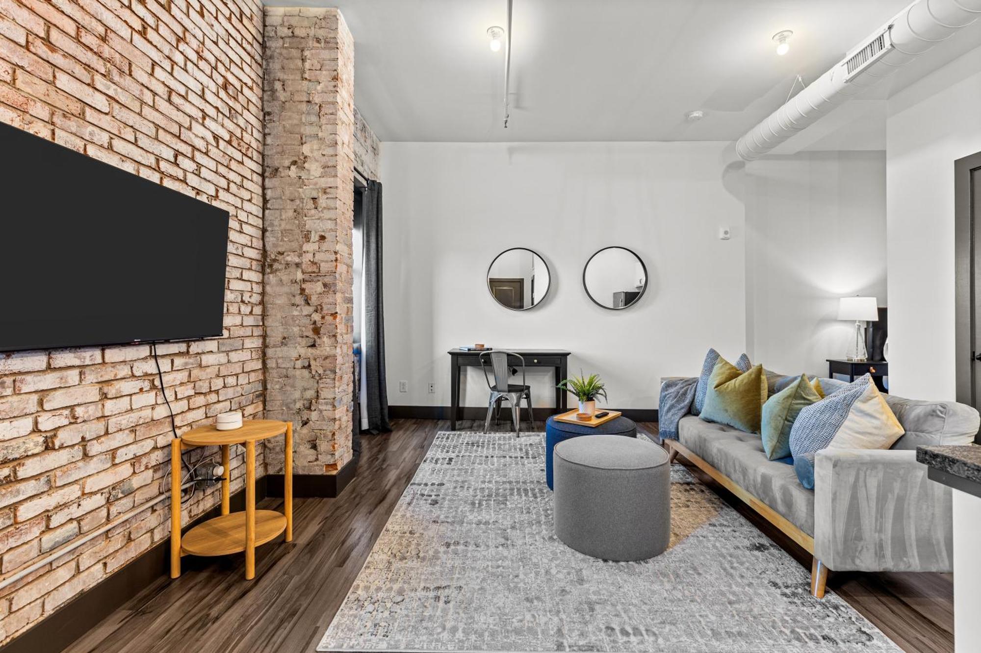 Loft Studio-gated Parking-wd-p203 Apartment Saint Louis