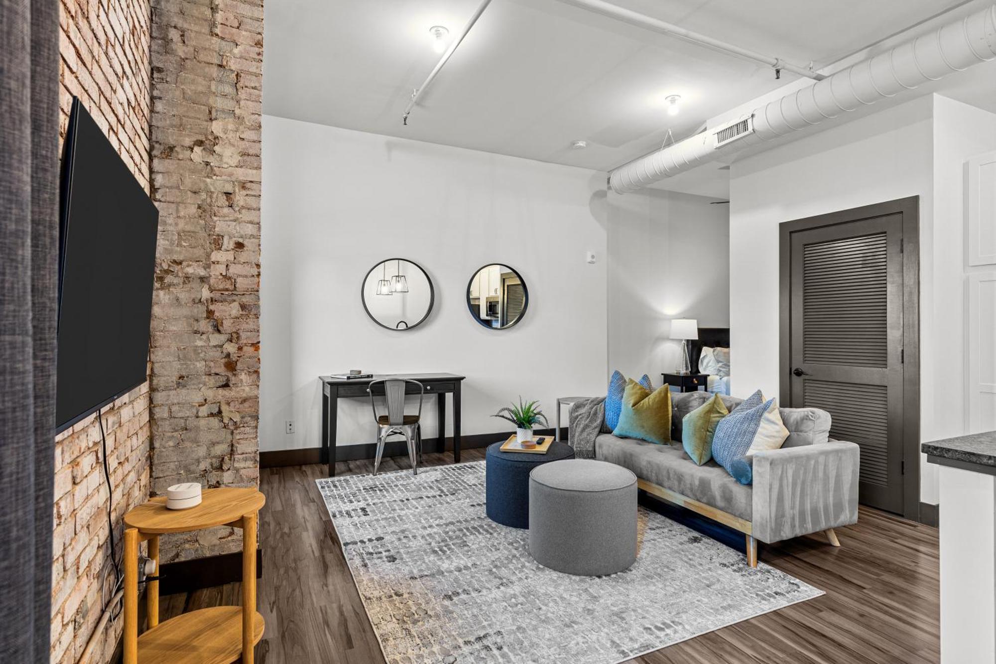 Loft Studio-gated Parking-wd-p203 Apartment Saint Louis