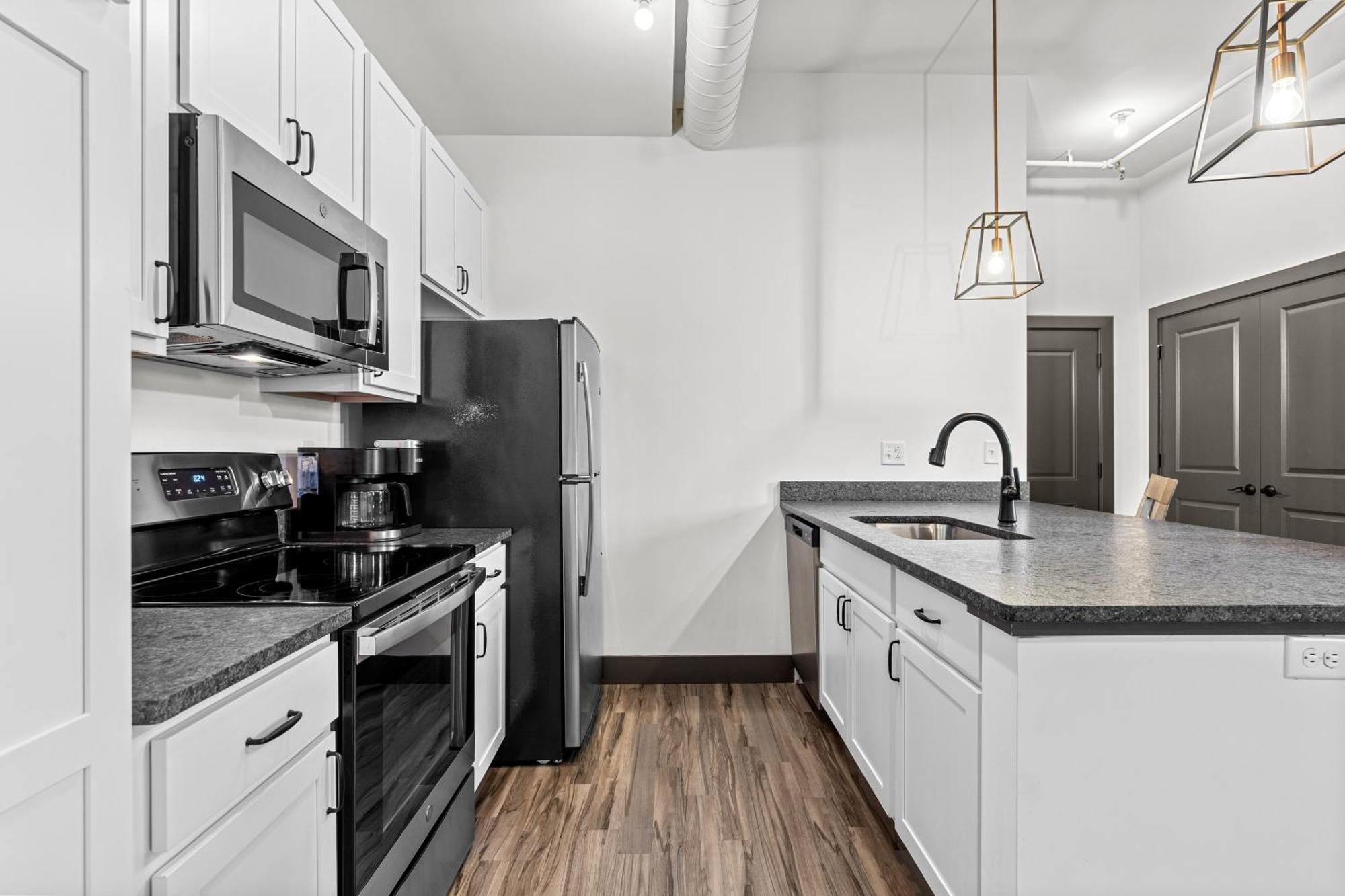 Loft Studio-gated Parking-wd-p203 * Saint Louis