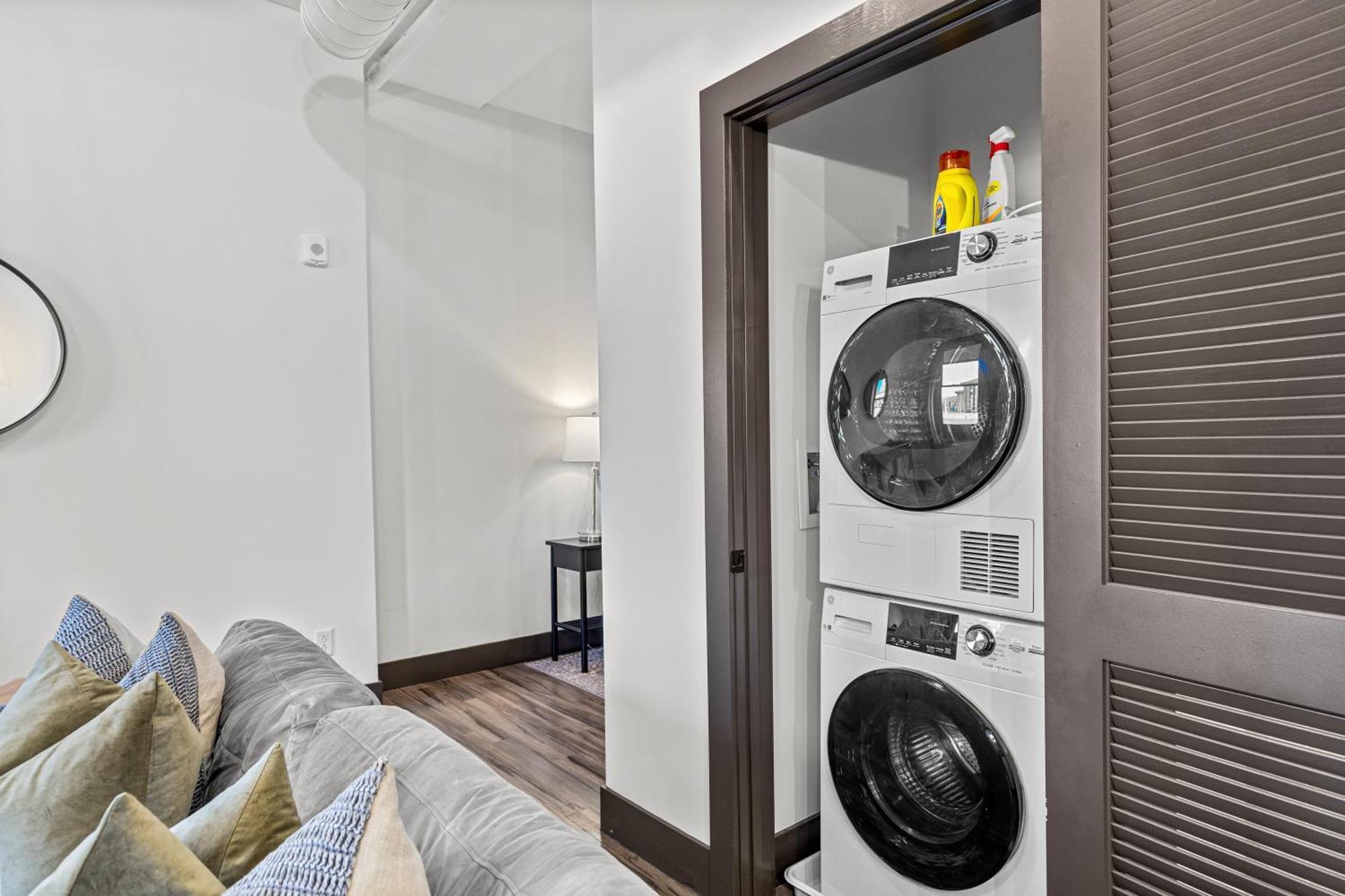 Apartment Loft Studio-gated Parking-wd-p203