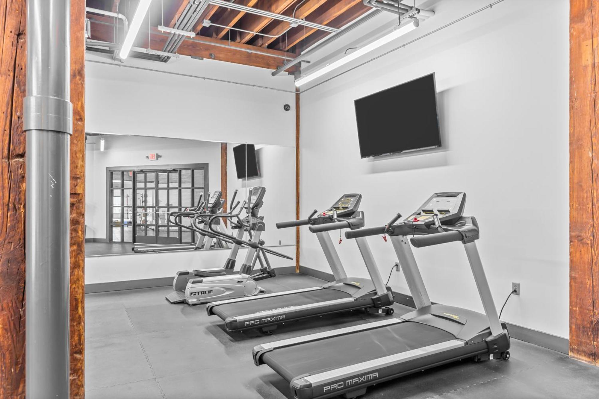 2br Loft-gated Parking-wd-p104