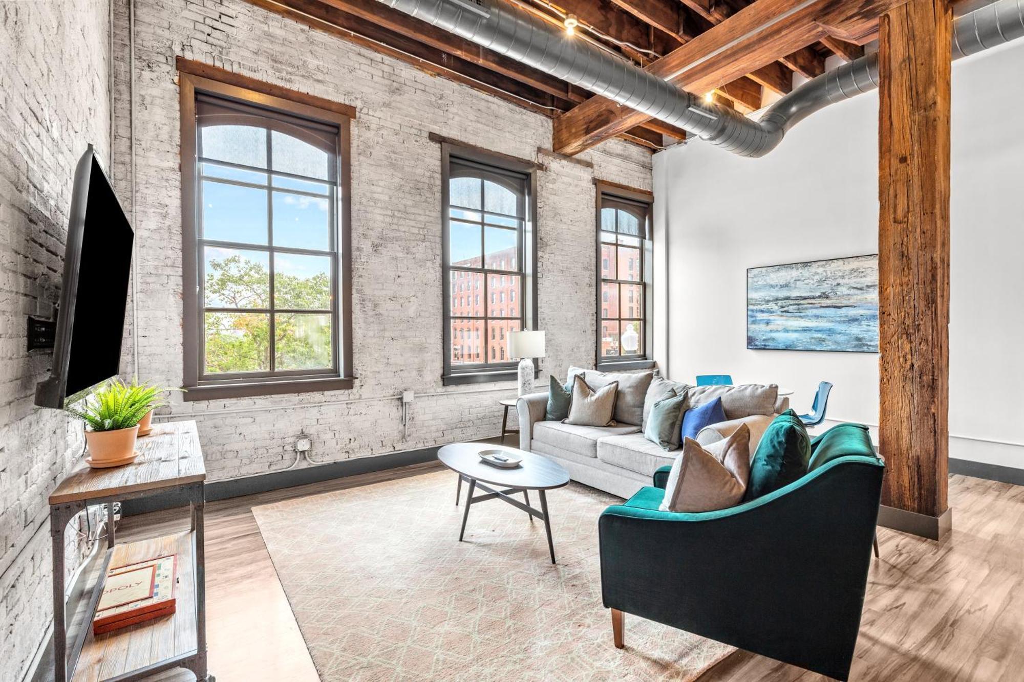 2br Loft-gated Parking-wd-p104 Apartment *
