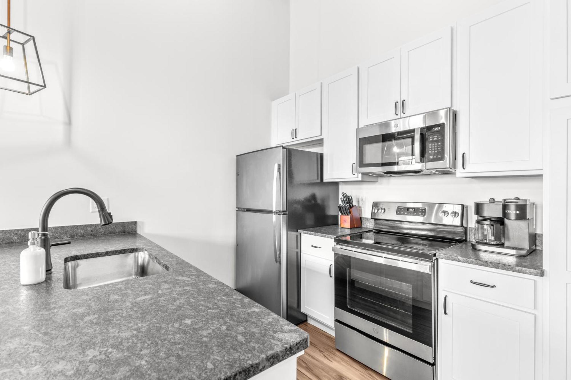 2br Loft-gated Parking-wd-p104 Saint Louis