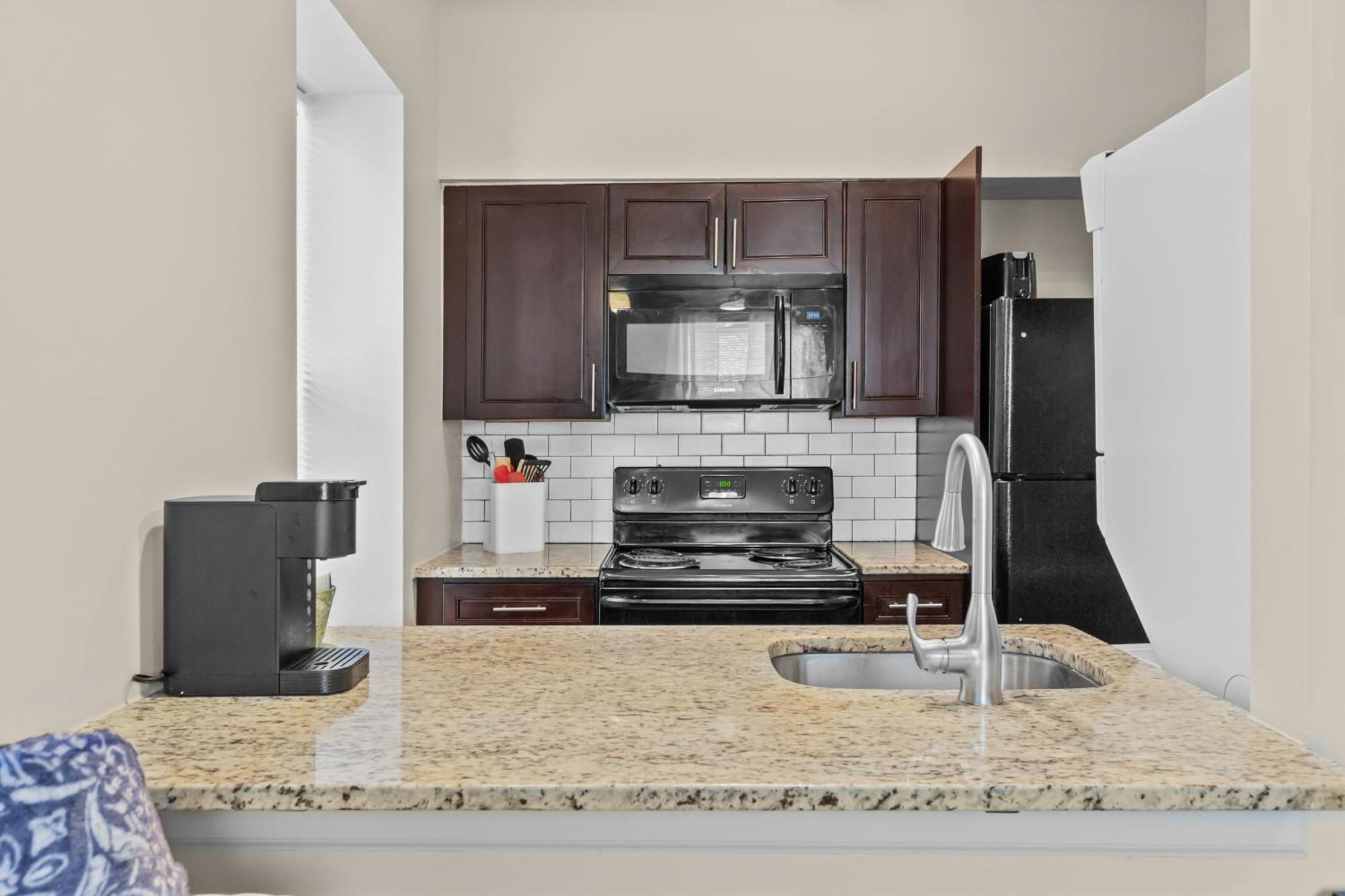Cozy City Getaway In The Heart Of Louis! Apartment *