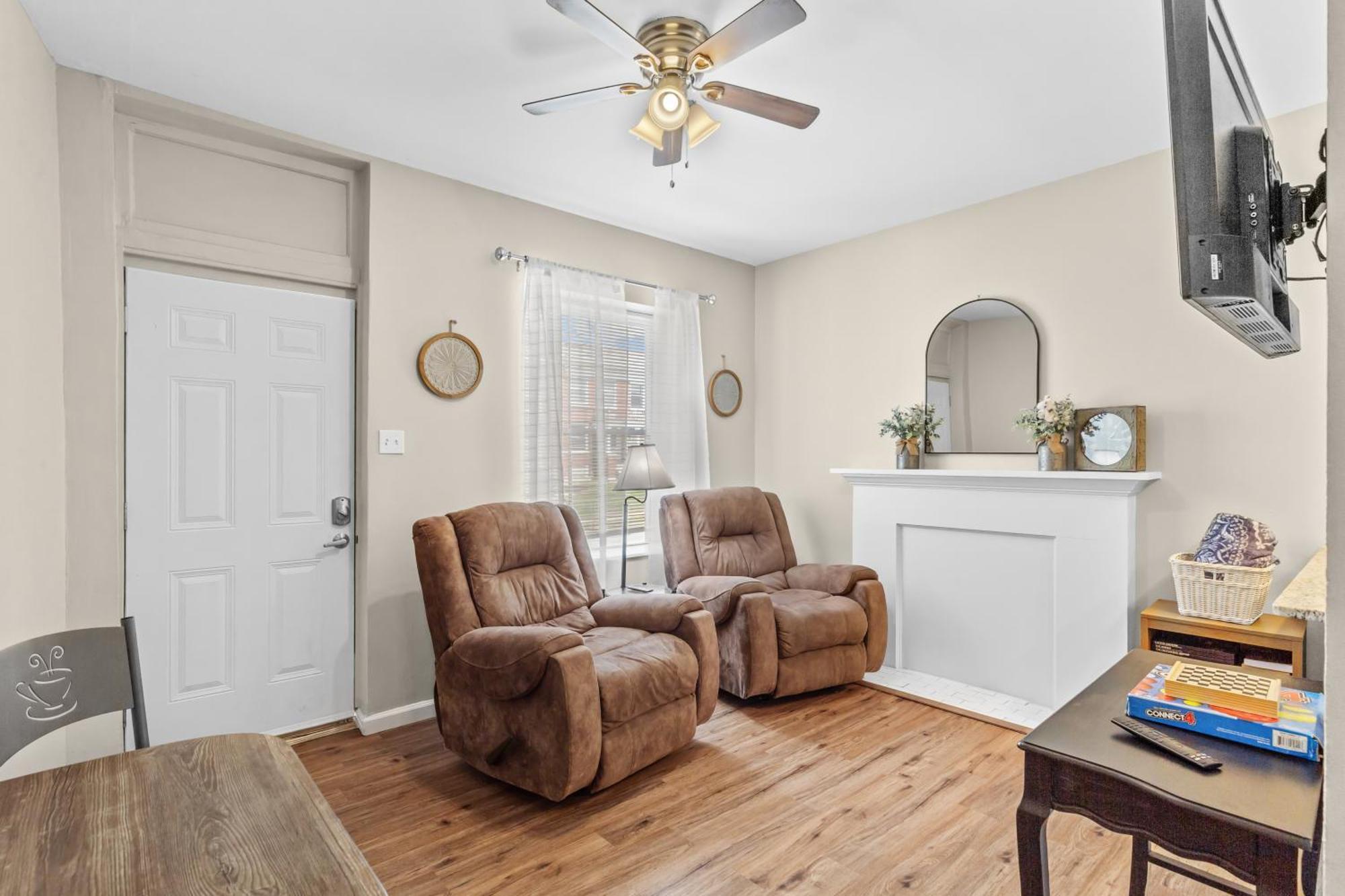 Apartment Cozy City Getaway In The Heart Of Louis!