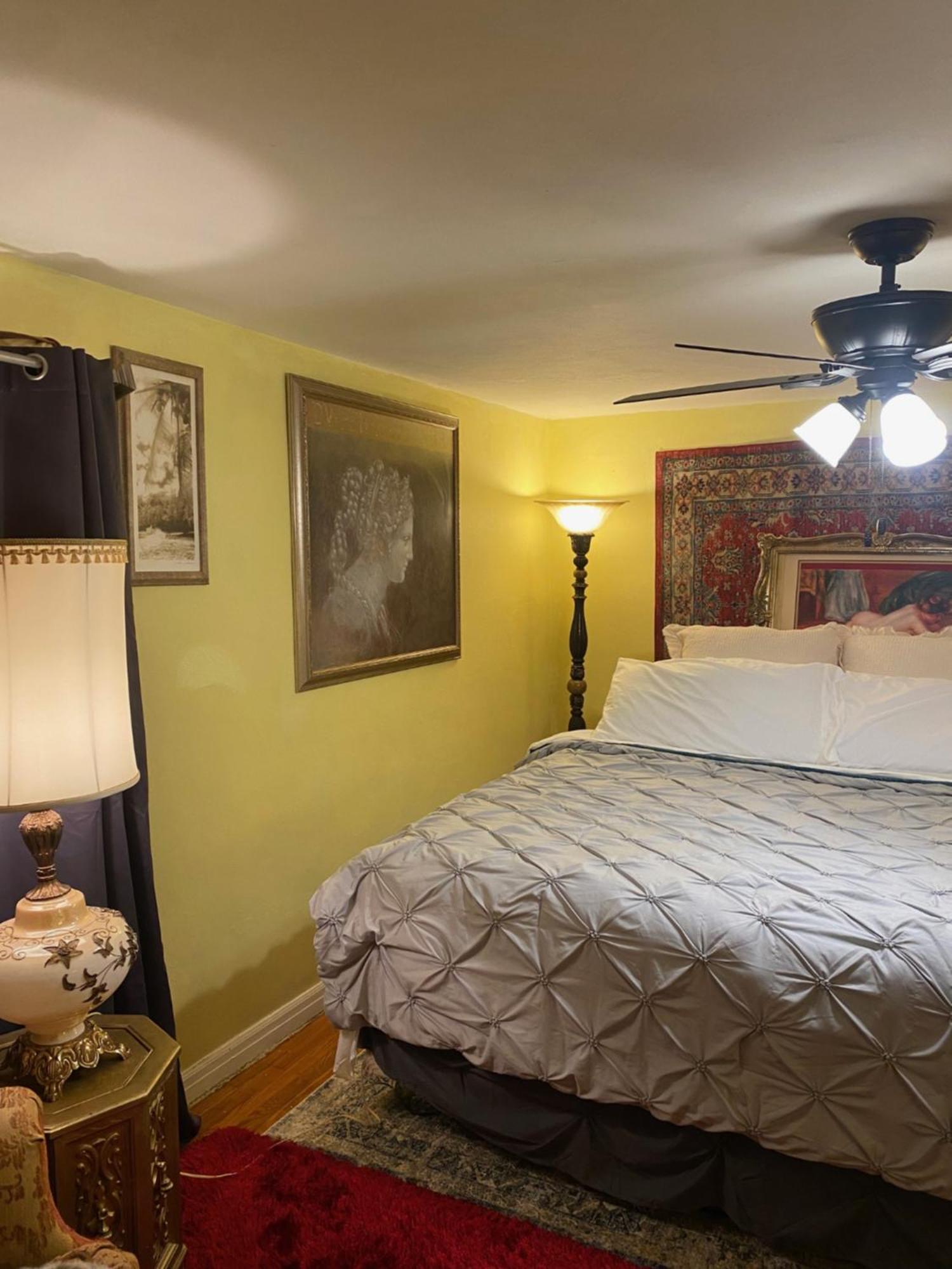 Homestay Cozy Near Airport & Highway *