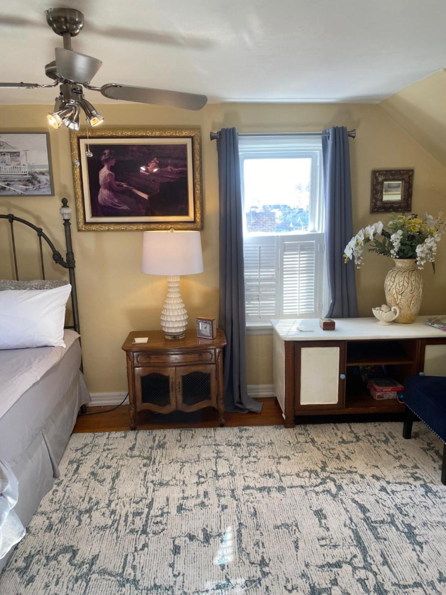 Cozy Near Airport & Highway