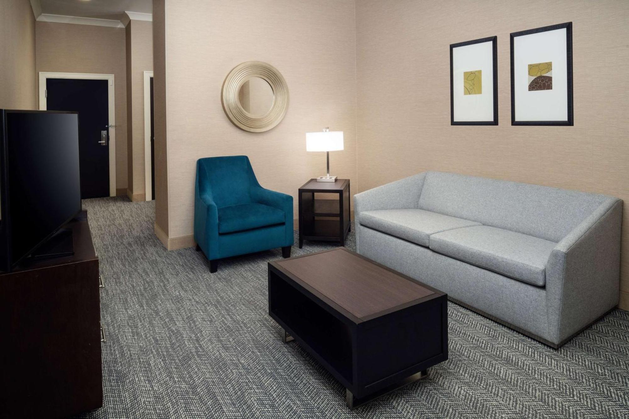 Embassy - Downtown Hotel 4*