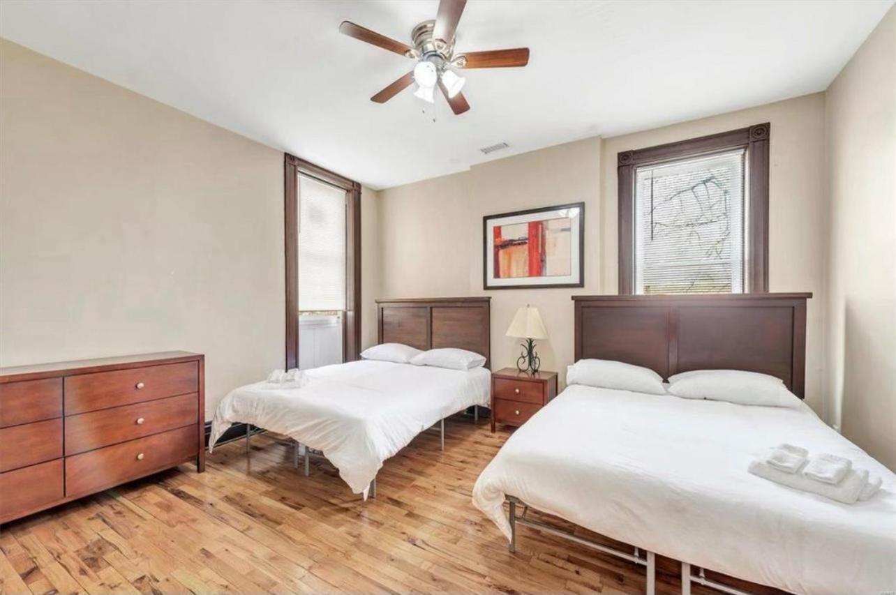 2 For Large Groups Near Busch Stadium Apartment *