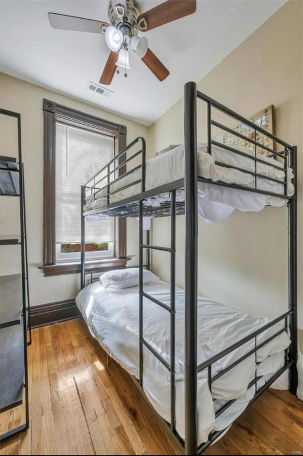 2 For Large Groups Near Busch Stadium Apartment Saint Louis