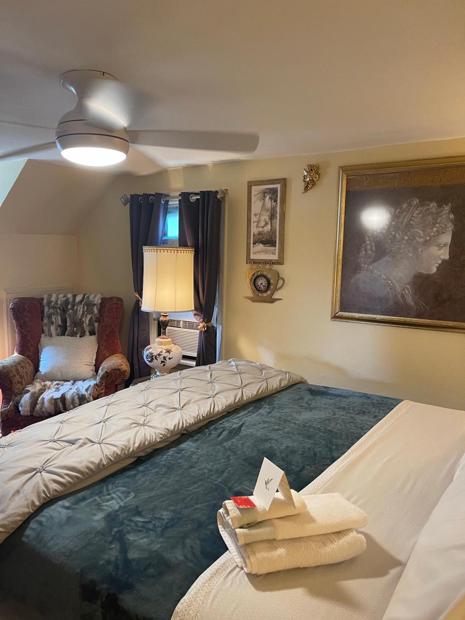 Homestay Cozy Near Airport & Highway *