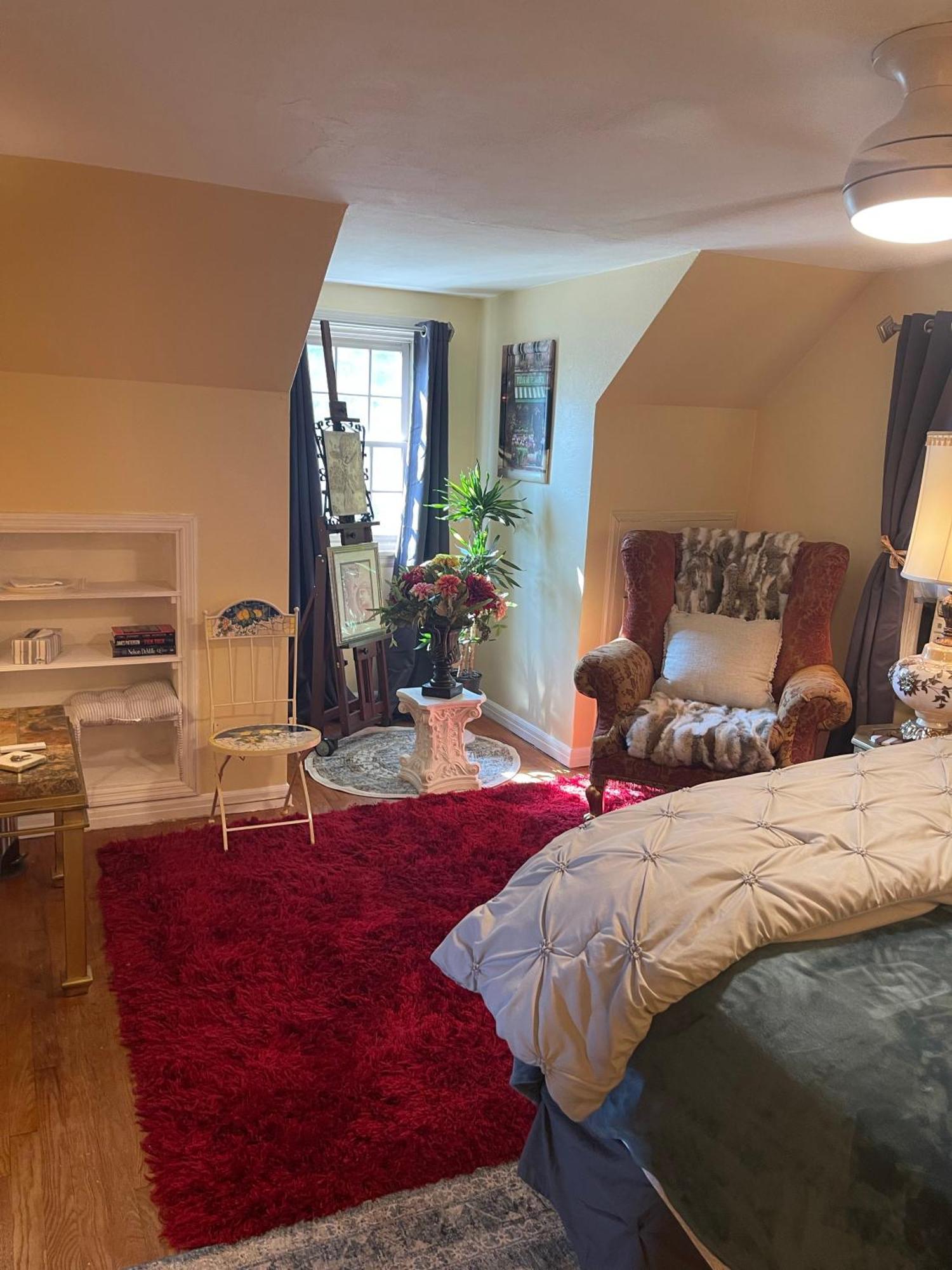 Cozy Near Airport & Highway