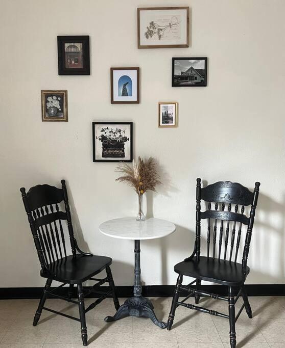 Apartment Charming Duplex On Quiet Street