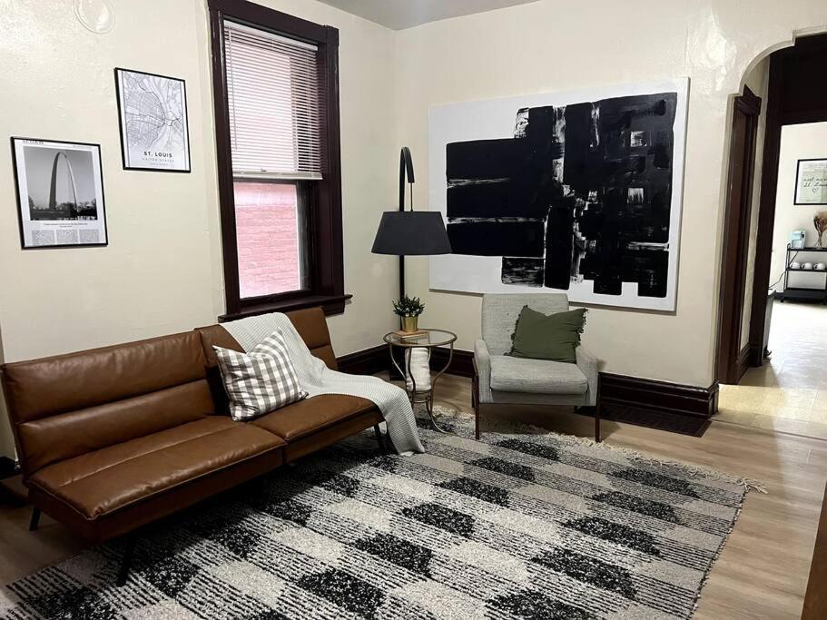 Apartment Charming Duplex On Quiet Street