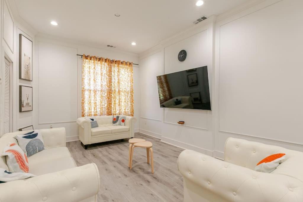 Golden Pearl With Need Within And Around Apartment Saint Louis