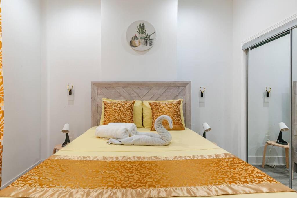 Golden Pearl With Need Within And Around Apartment