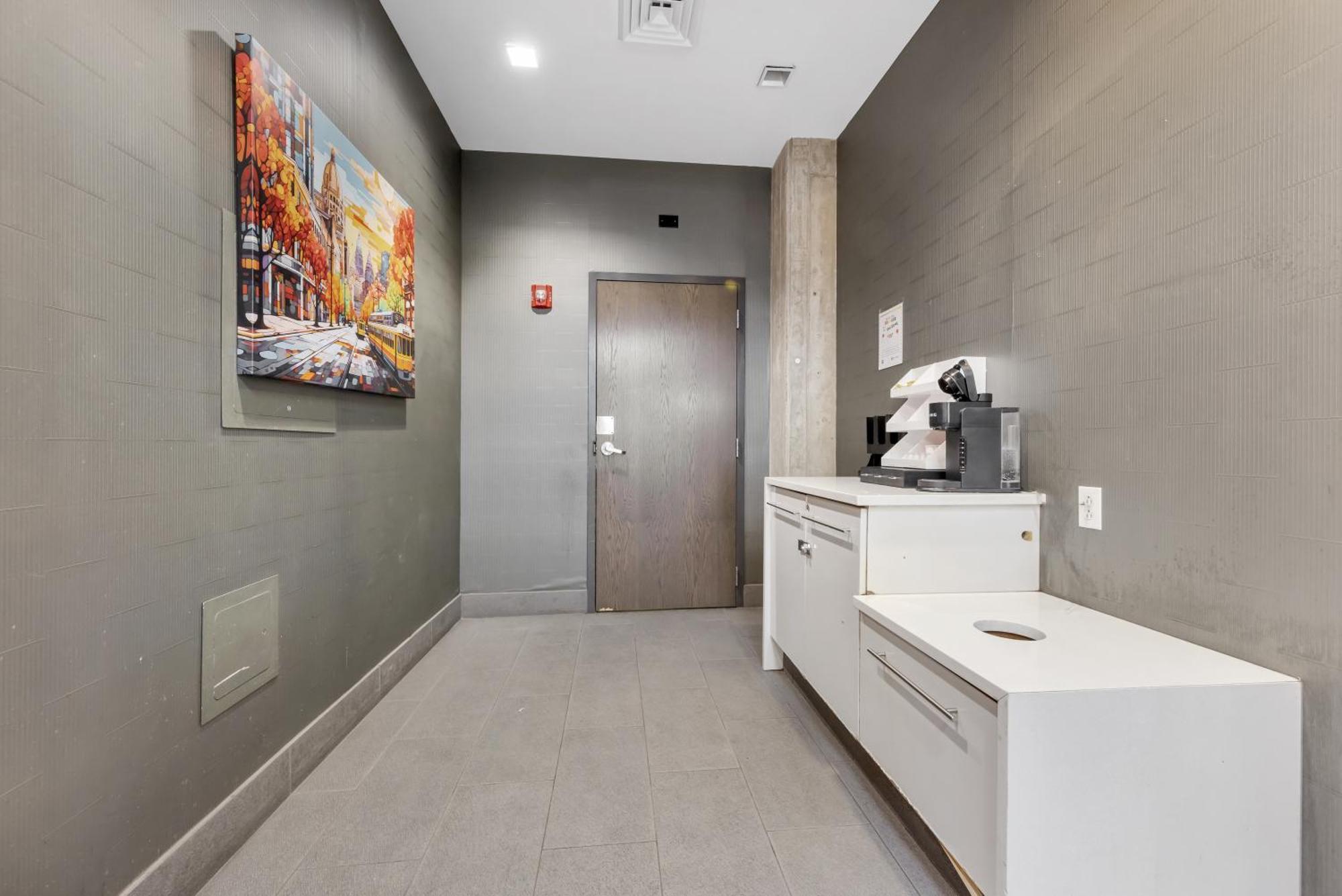 Apartment Towers At Opop 604 Spacios And Cozy 2 Bd 1 B