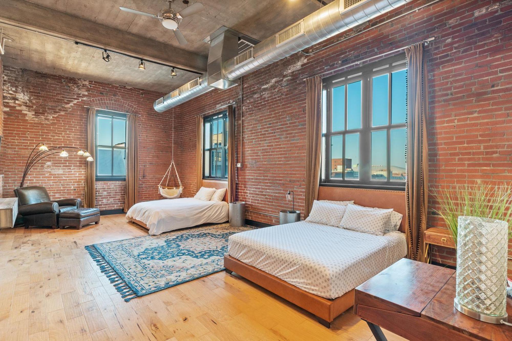 Stl Penthouse *