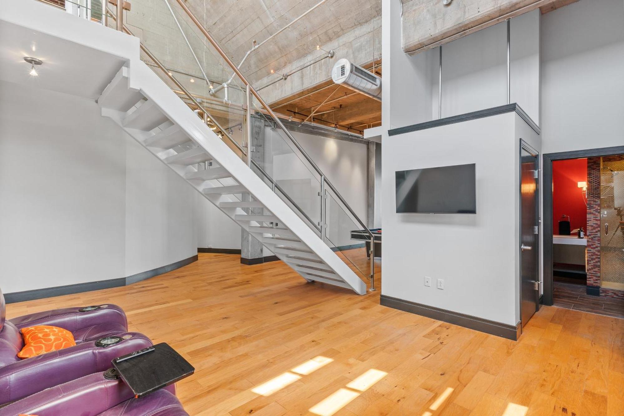 Stl Penthouse *