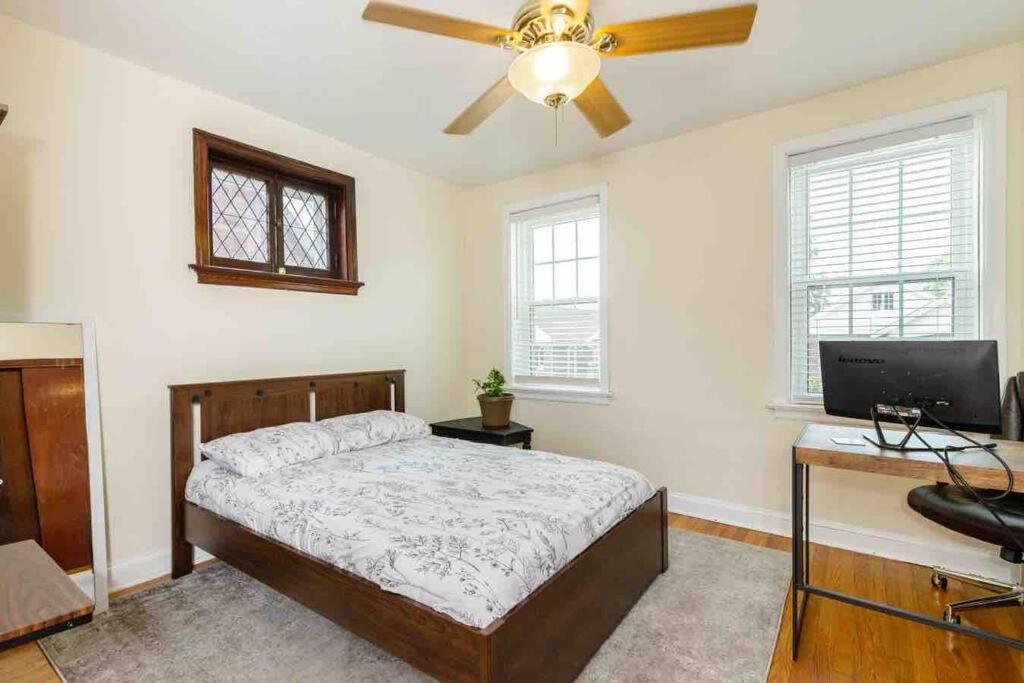 Delightful Gingerbread In Charming Lindenwood Park * Saint Louis