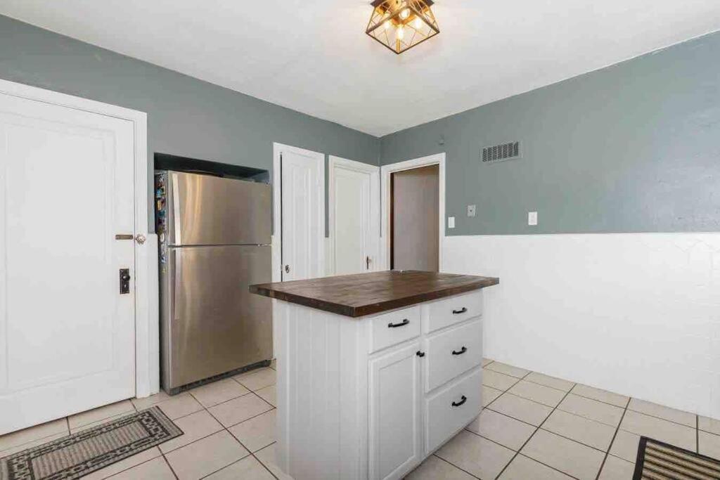 Apartment Delightful Gingerbread In Charming Lindenwood Park Saint Louis
