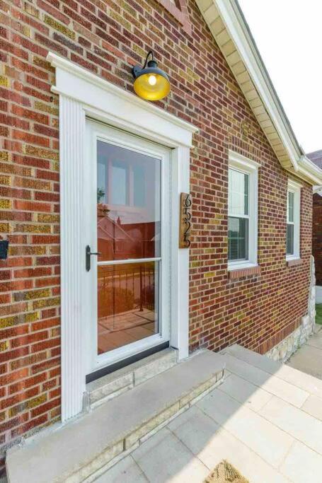 Delightful Gingerbread In Charming Lindenwood Park Saint Louis