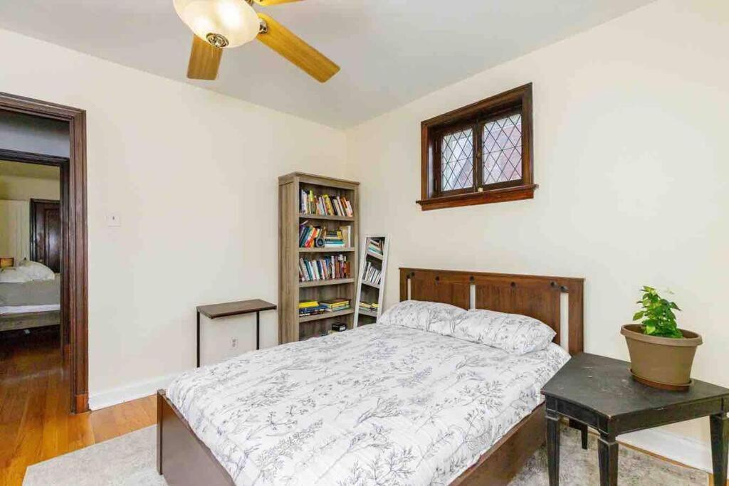 Apartment Delightful Gingerbread In Charming Lindenwood Park