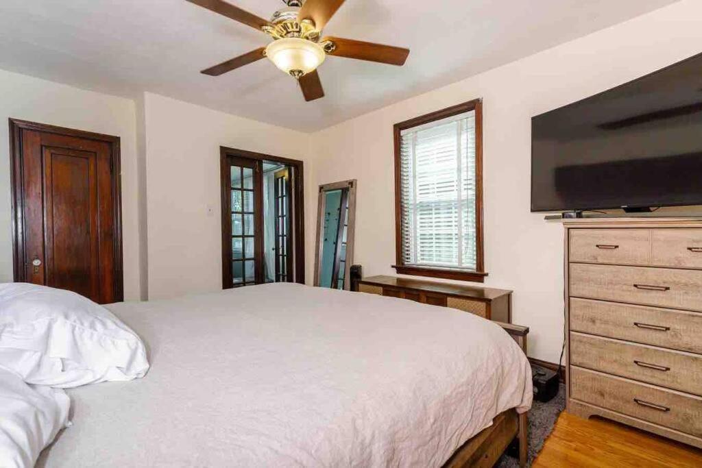 Delightful Gingerbread In Charming Lindenwood Park *