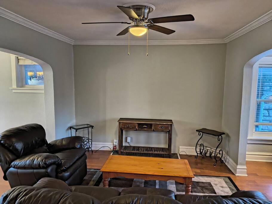 2 Story With Character Saint Louis