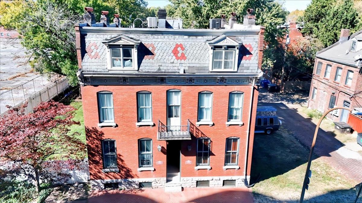 Cozy Townhouse, 1-mi From The Heart Of Soulard! *