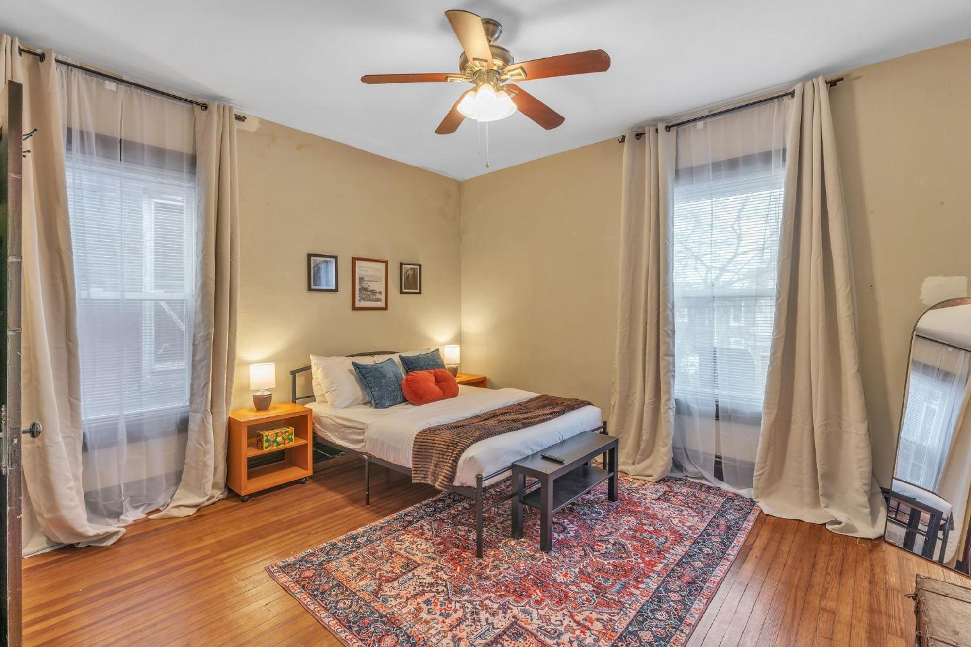 Chic Stl Townhome Apartment Saint Louis