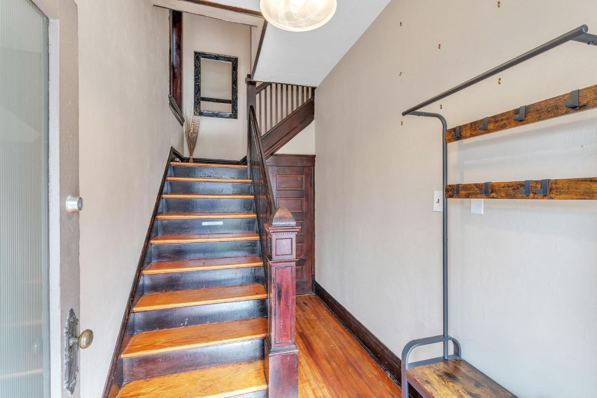 Chic Stl Townhome Apartment *