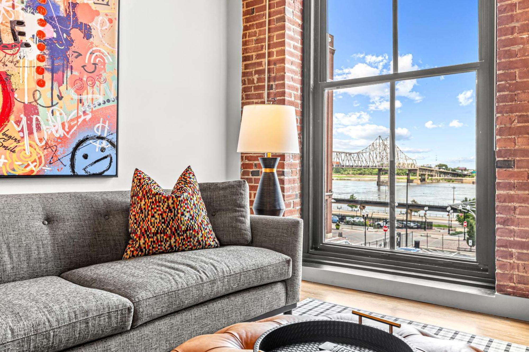 1br Dwtn Loft-parking-wd-g209 *