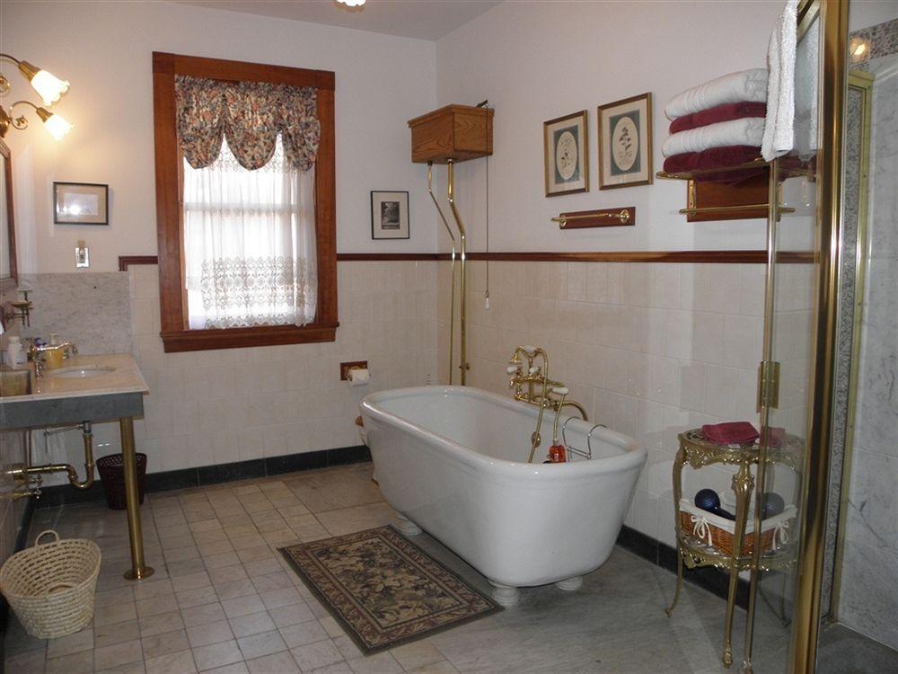 Lehmann House Bed & Breakfast 3*