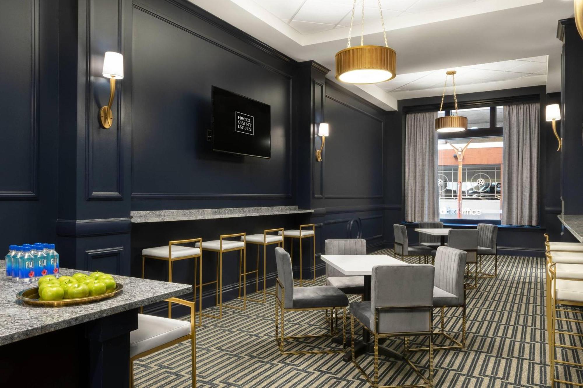 Hotel Louis, Autograph Collection 4*