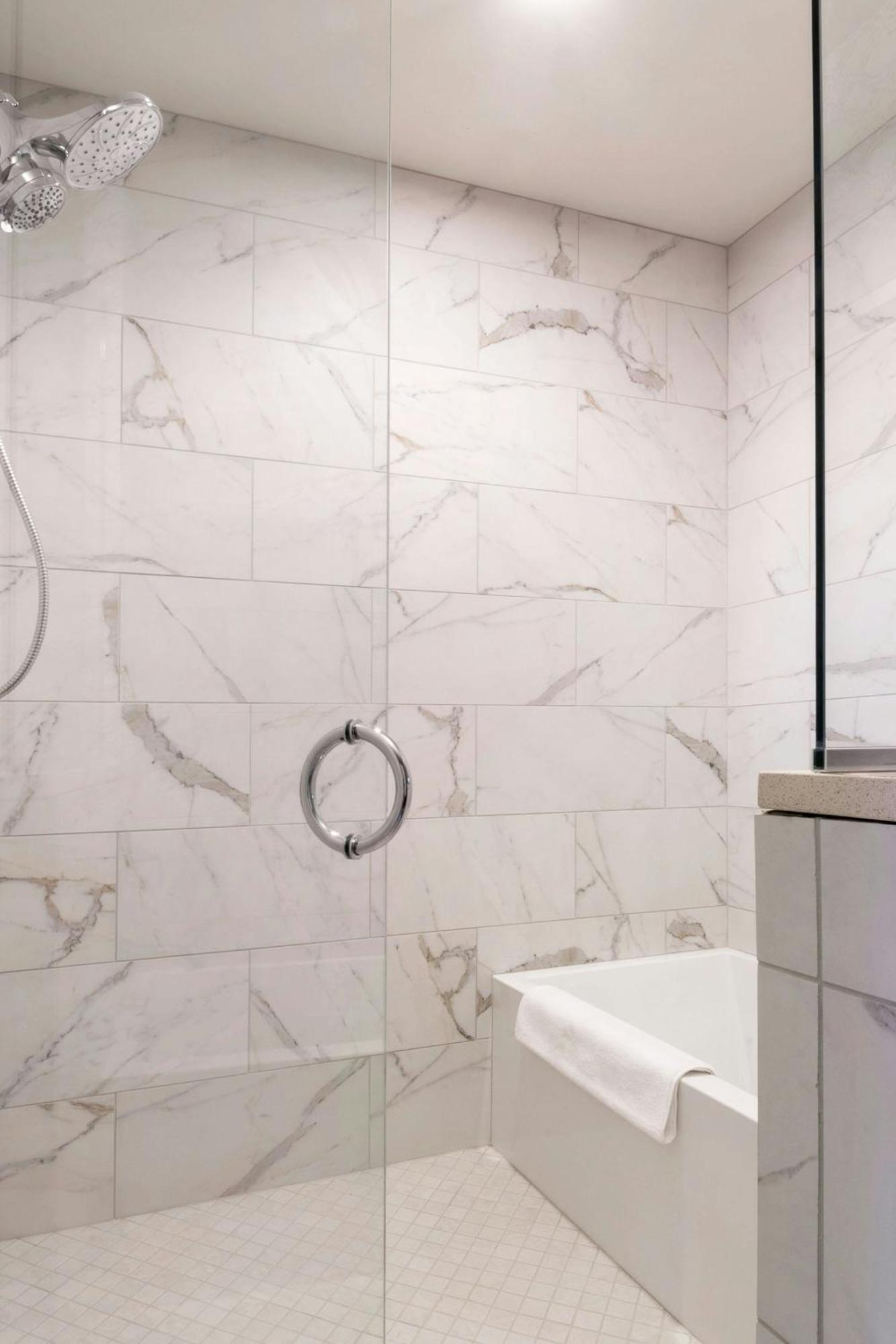 Louis, Autograph Collection Hotel 4*