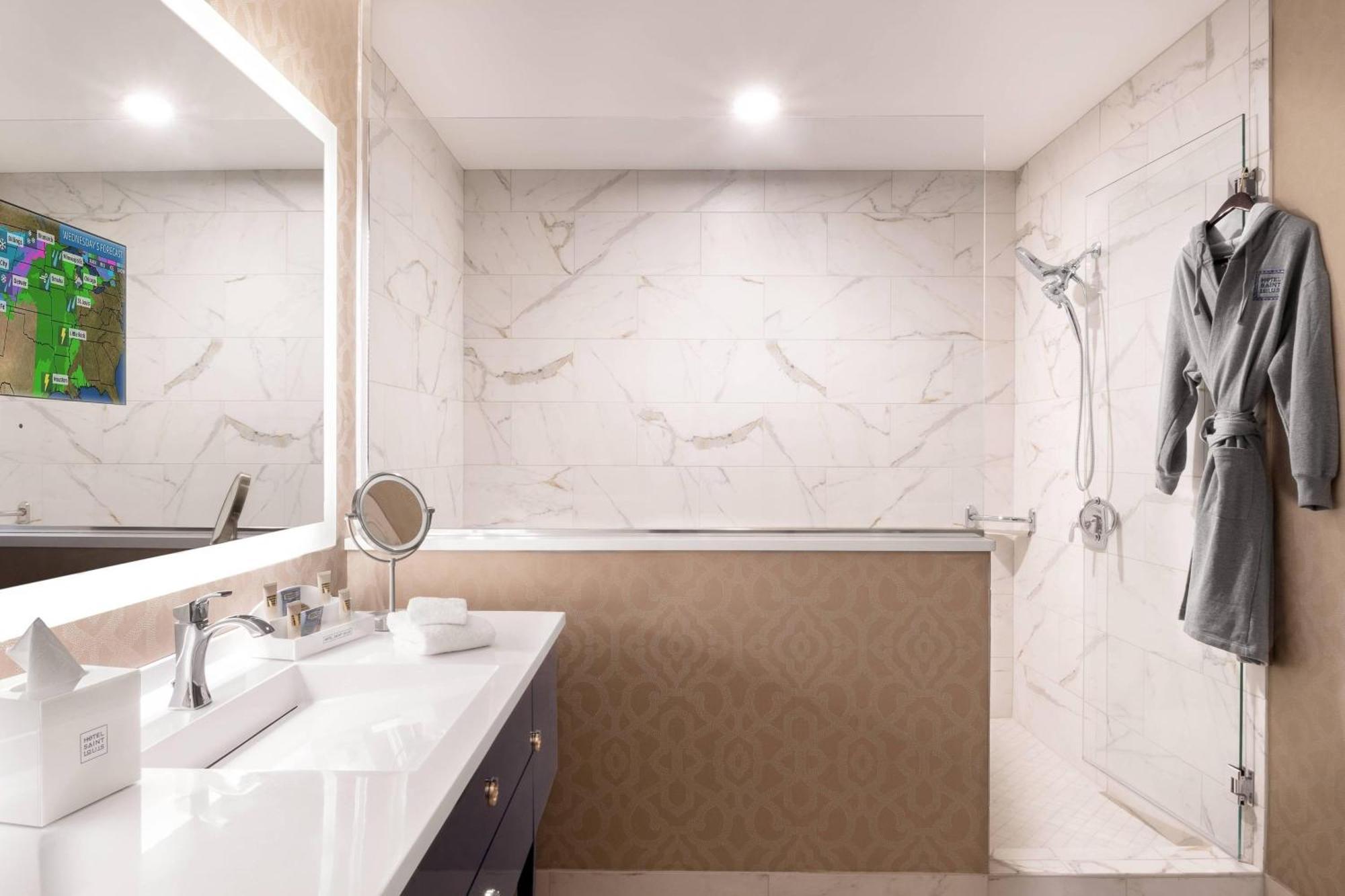 Hotel Louis, Autograph Collection 4*