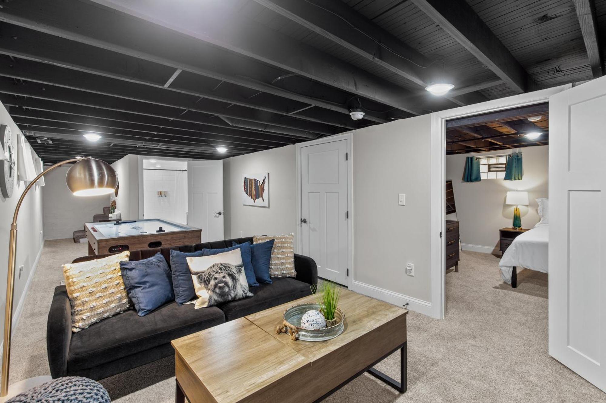 4456 Blue Door Saint Louis