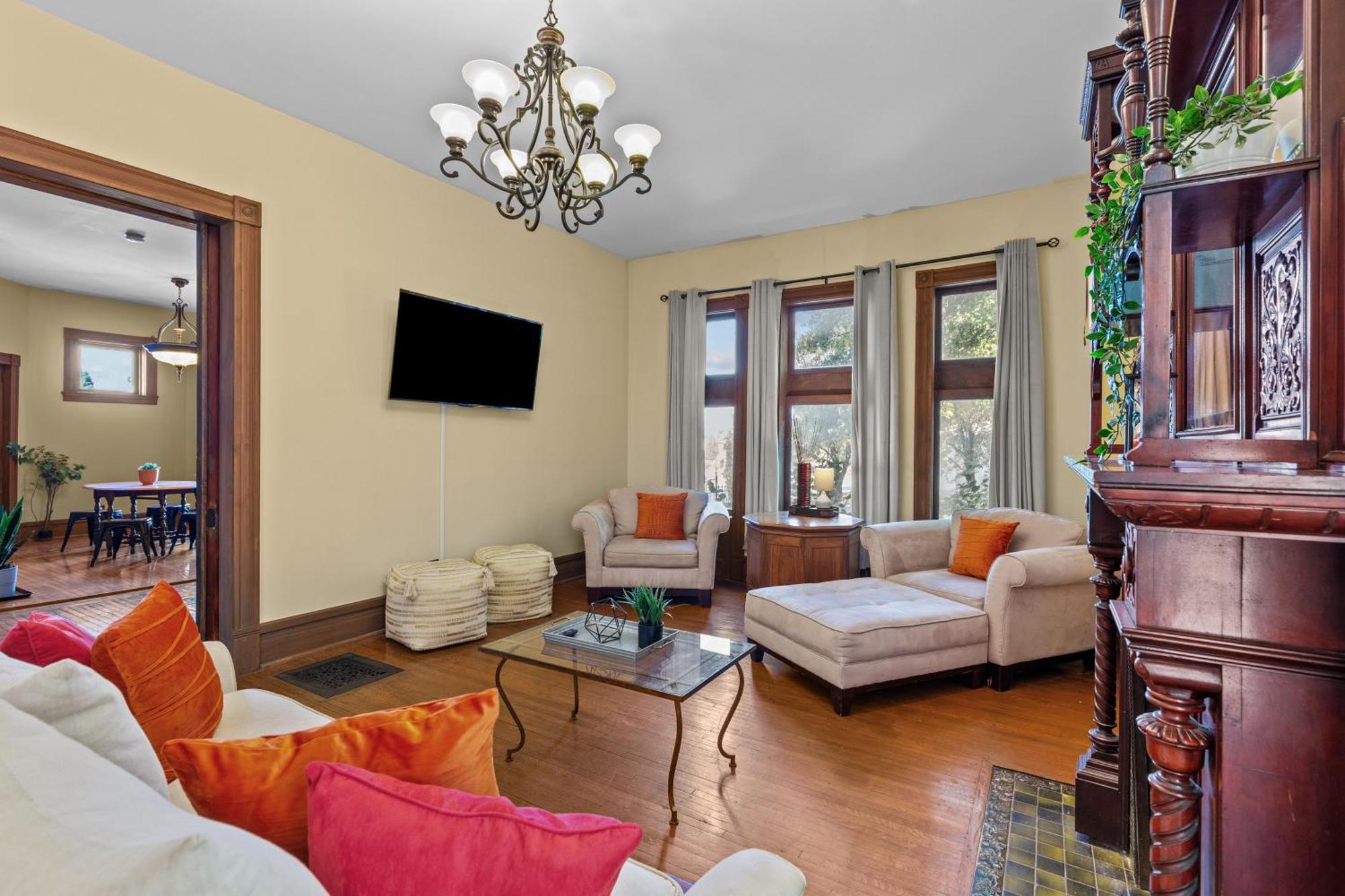 The Marquis Manor * Saint Louis