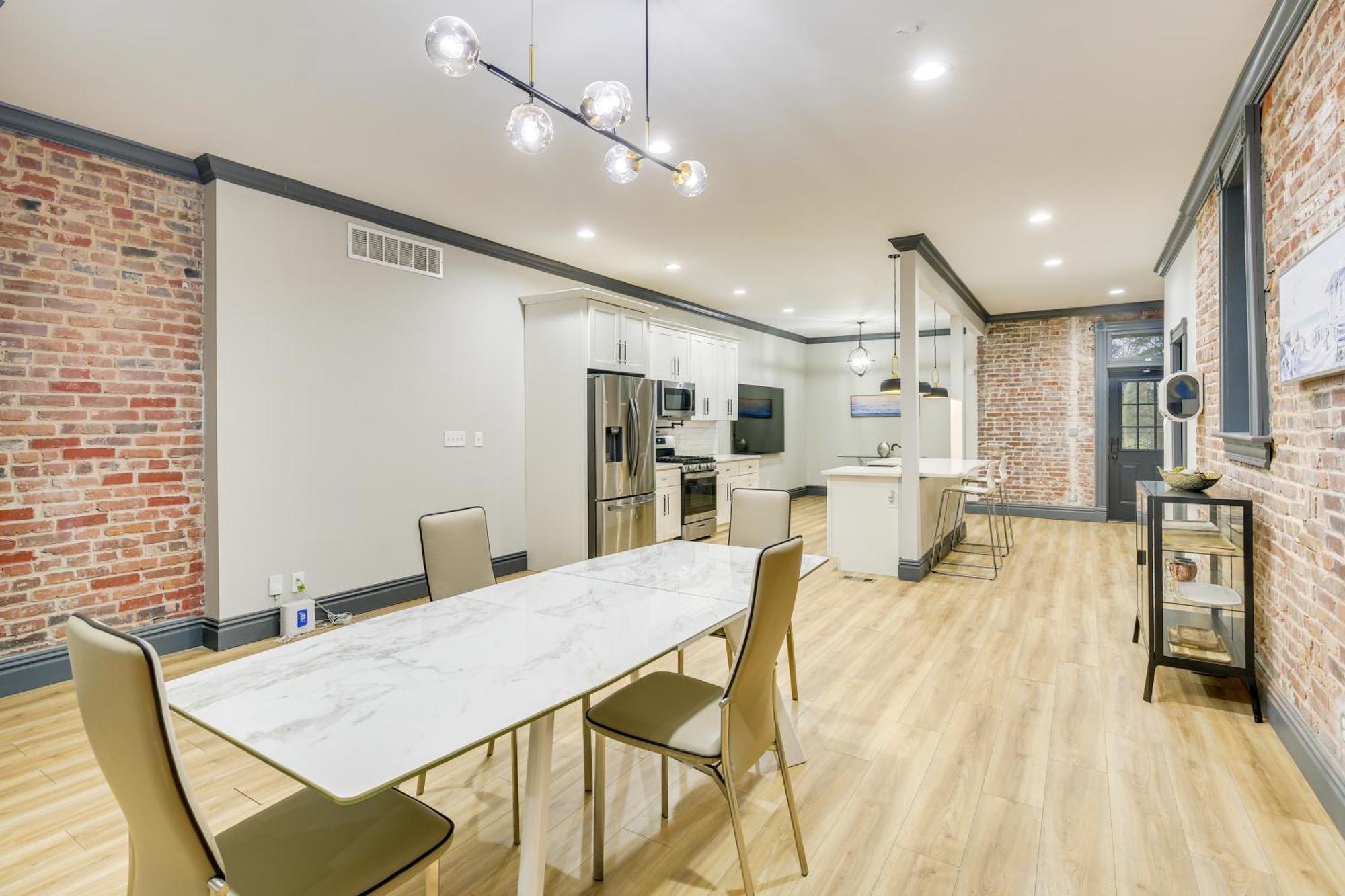 Walk To Gravois Park With Garage Holiday home *