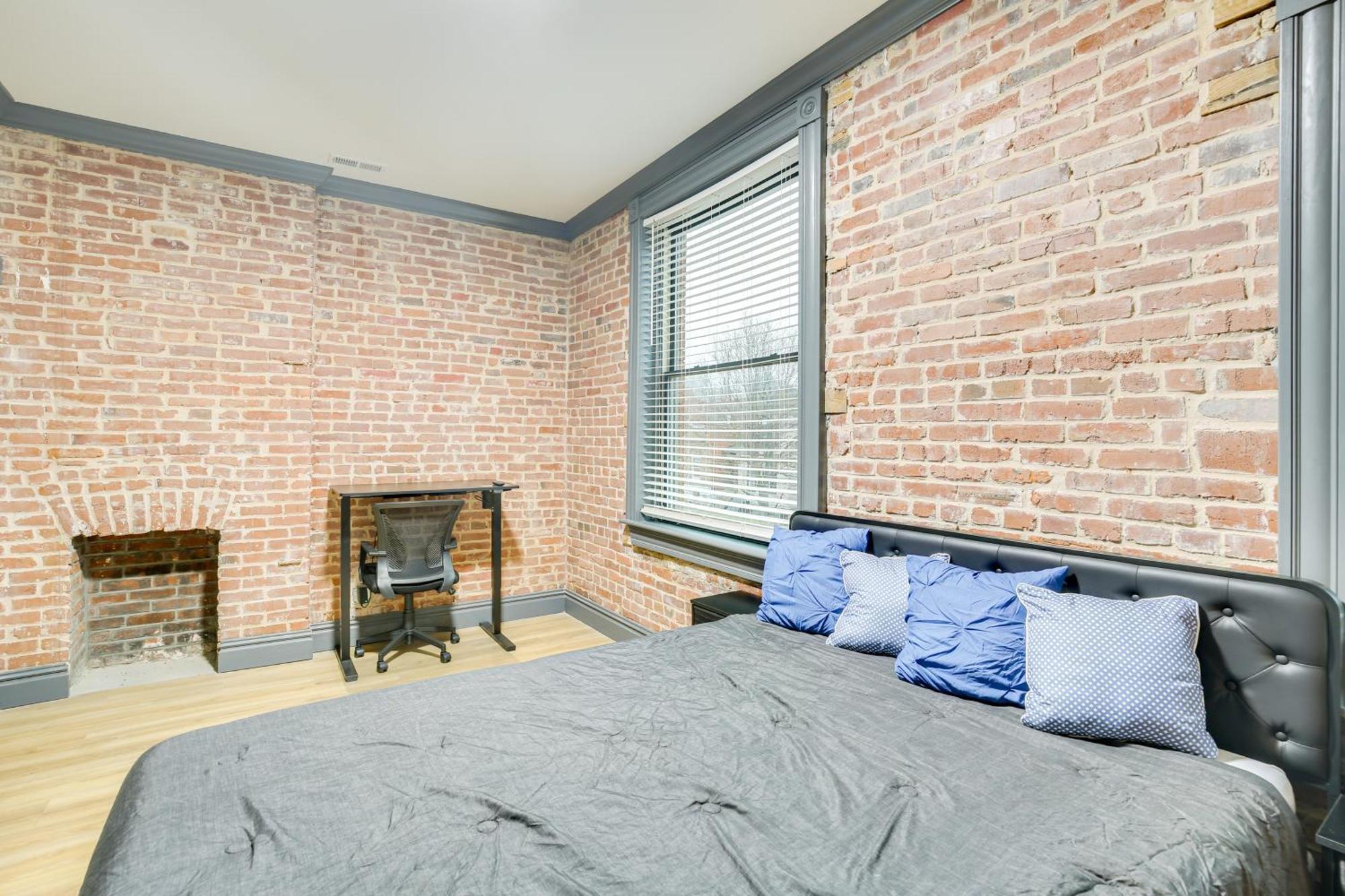 Walk To Gravois Park With Garage * Saint Louis
